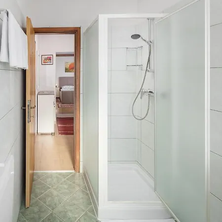 1 Bedroom Stunning In *