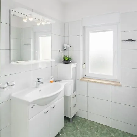 1 Bedroom Stunning In Appartamento